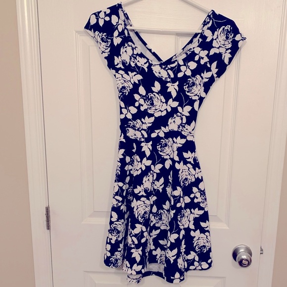 Floral dress - Picture 2 of 4